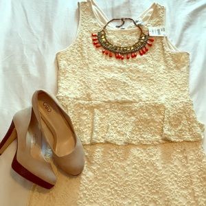 NWT Gorgeous Beige Laced Dress👑